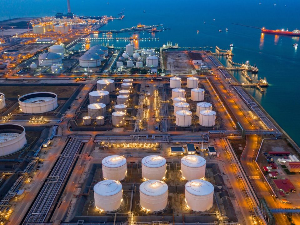 Cover Image - Oil & Gas